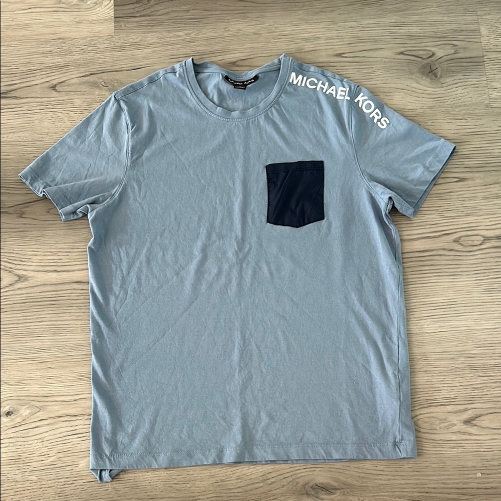 Michael Kors Men's Gray T-Shirt with Navy Pocket